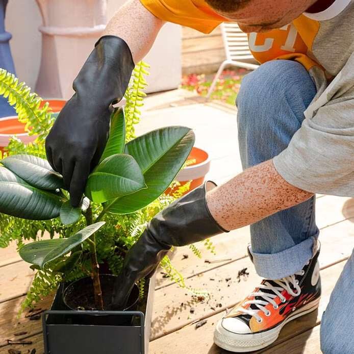 Marigold Extra Tough Outdoor Gloves Large Marigold Extra Tough Outdoor Gloves Large